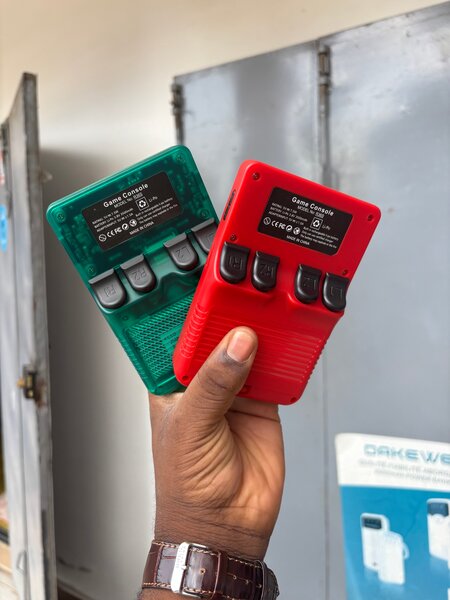 Console rétro portable R36S