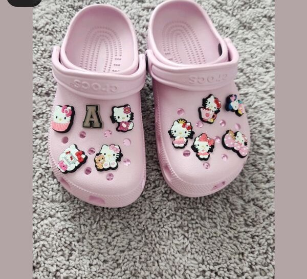 Crocs colorés et personnalisés