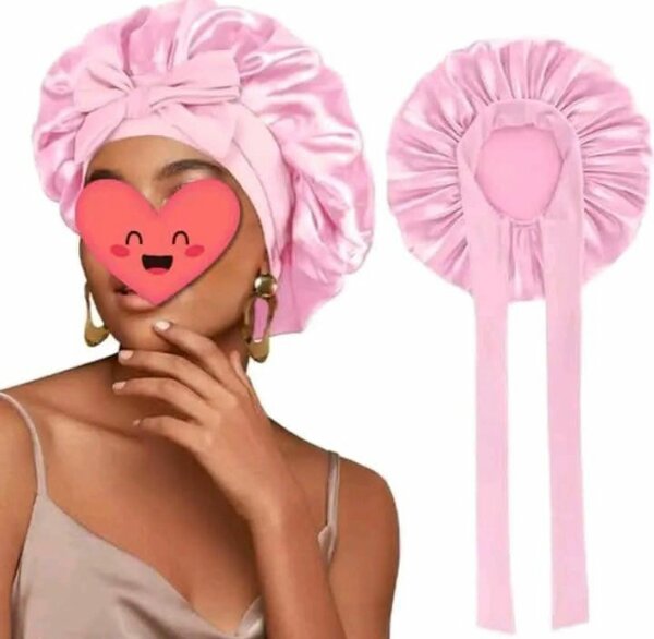 Bonnet en satin ajustable