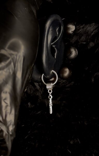 BOUCLE D'OREILLE PERCÉE CHROME