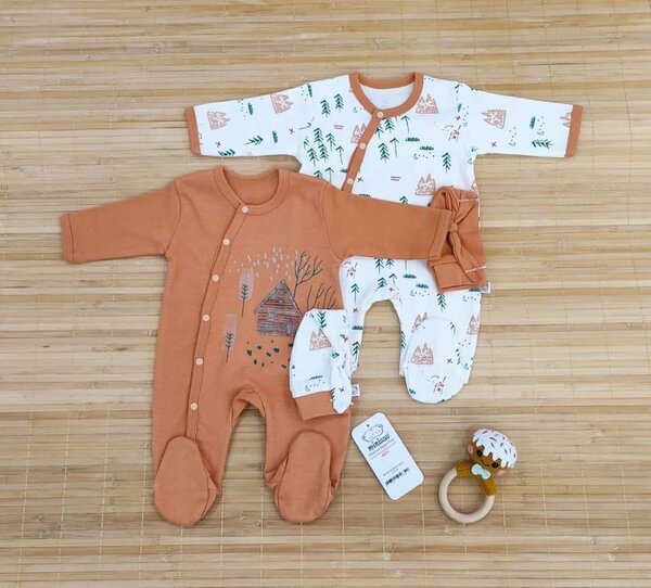 Les deux grenouillères avec 2 bonnets