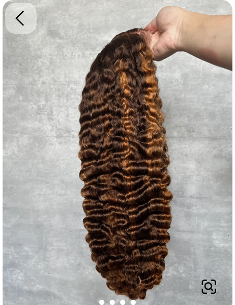 Perruque bouclée brune