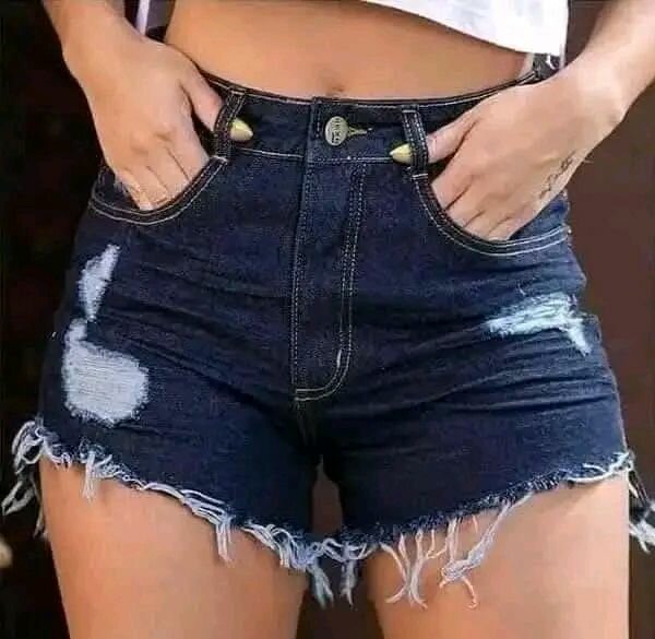 Short en jean déchiré mode