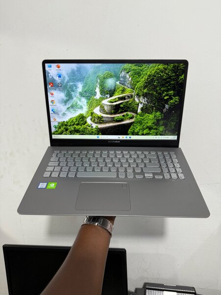 ASUS VivoBook X530 CORE i7 8th