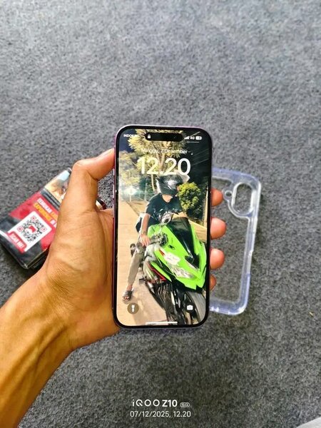 iPhone Rose avec Coque Transparente