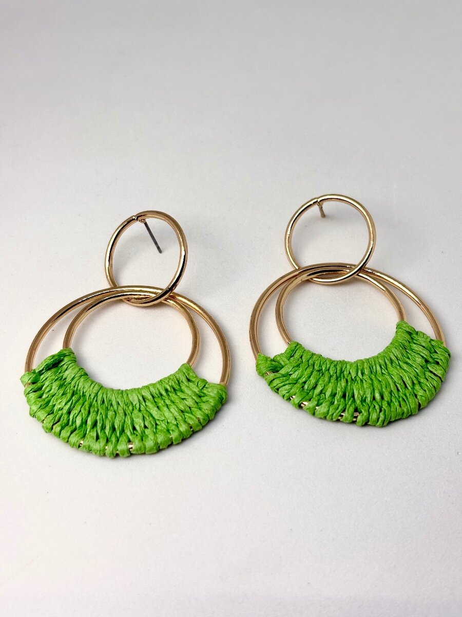 Boucles d'oreilles en raphia