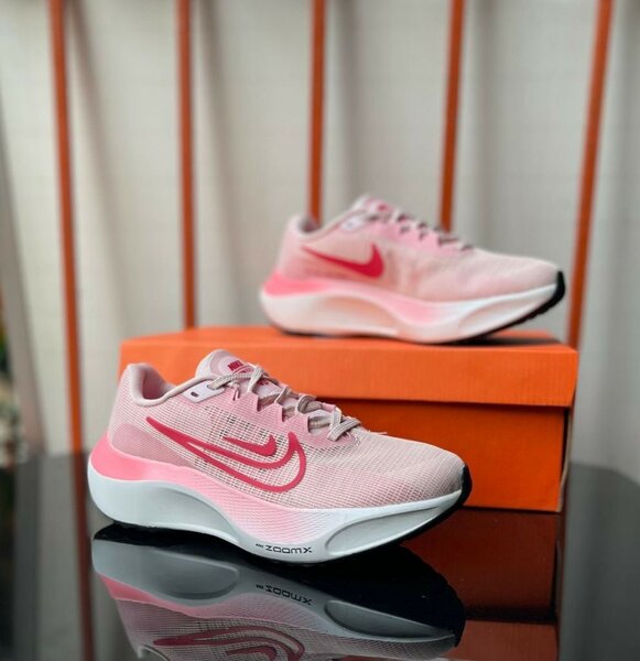 Nike zoom runners
