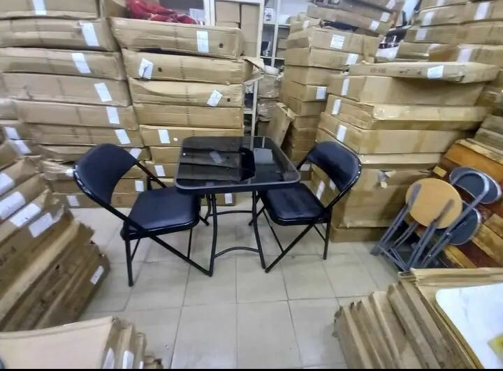 Ensemble table et chaises pliantes