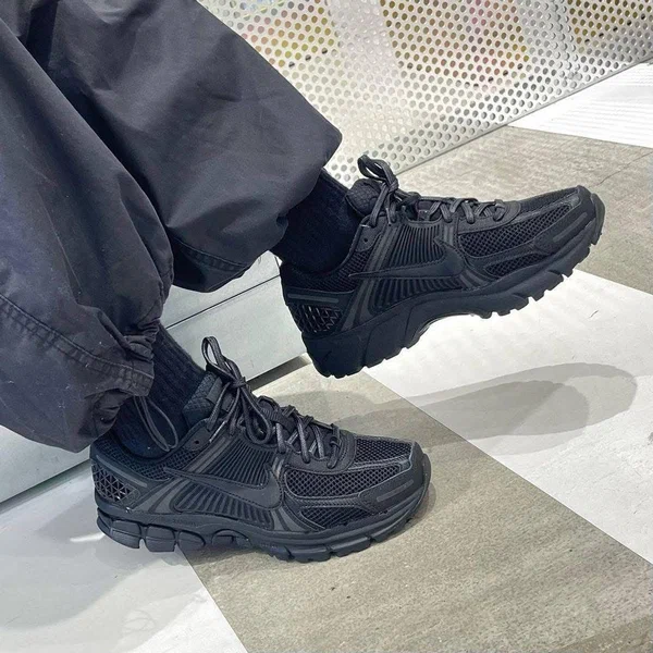 Chaussures de sport noires élégantes