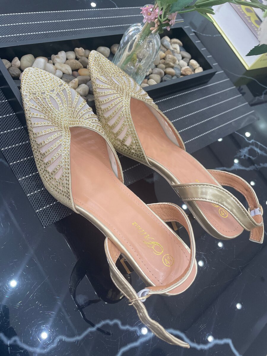 Sandales dorées à talons