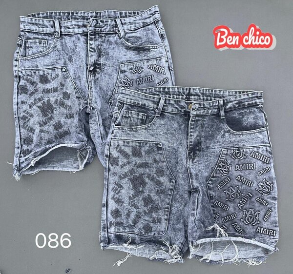 Shorts en jean déchirés tendance