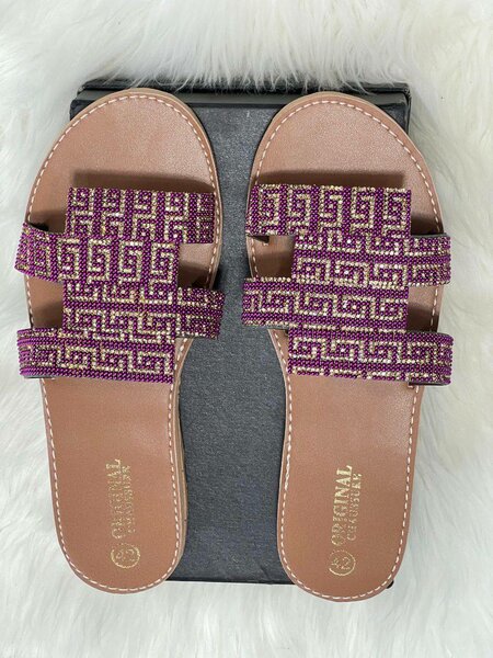 Sandales colorées et élégantes