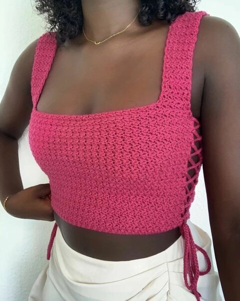 Top en crochet rose