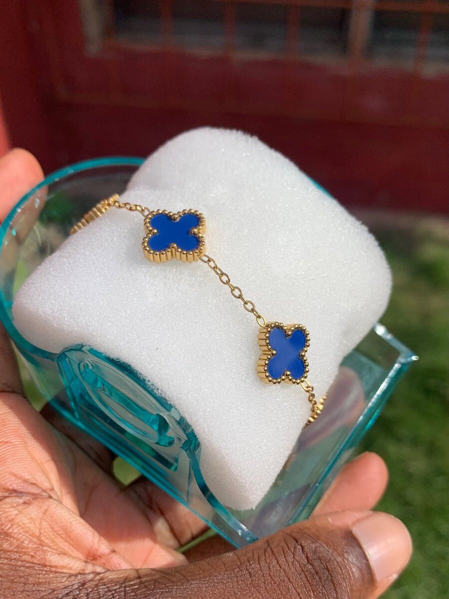 Multi Pearl clover bracelet (deep blue)