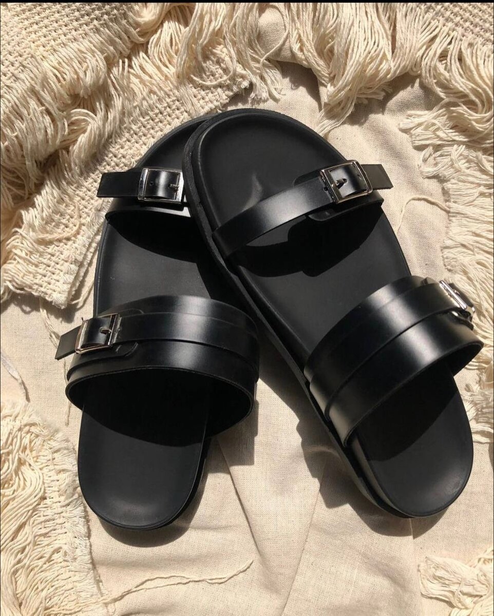 Sandales noires élégantes