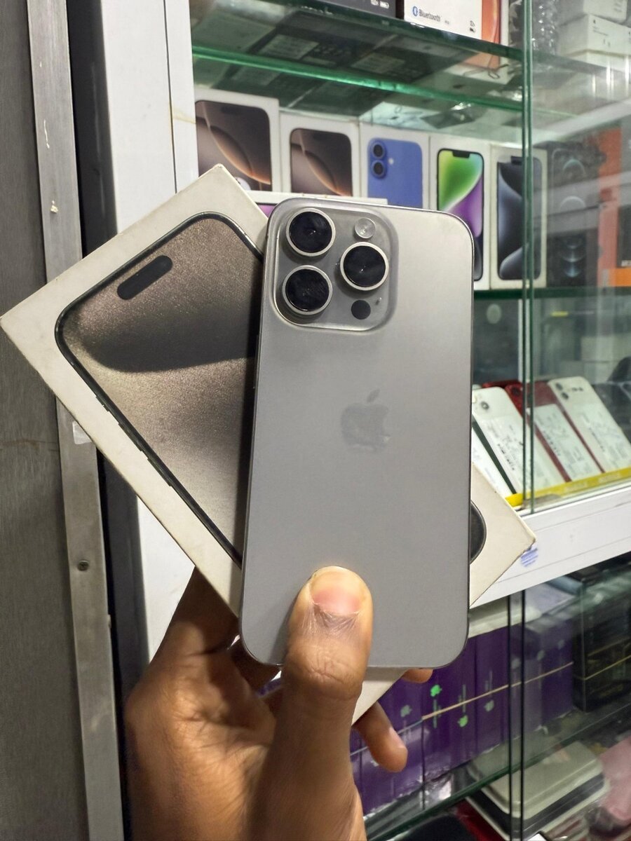 iPhone 15 pro 128gb avec carto