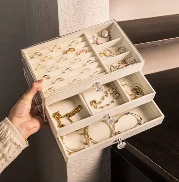 Boîte à bijoux élégante en velours