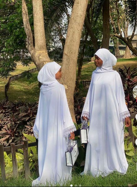 Abayas Blanches Élégantes