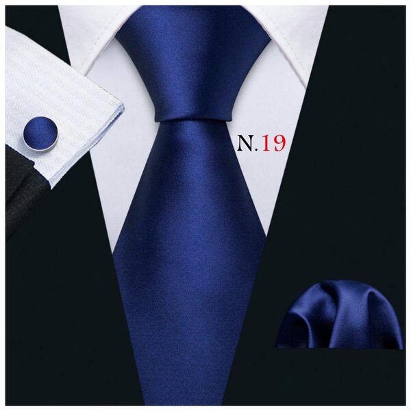 Cravate et bouton de manchette