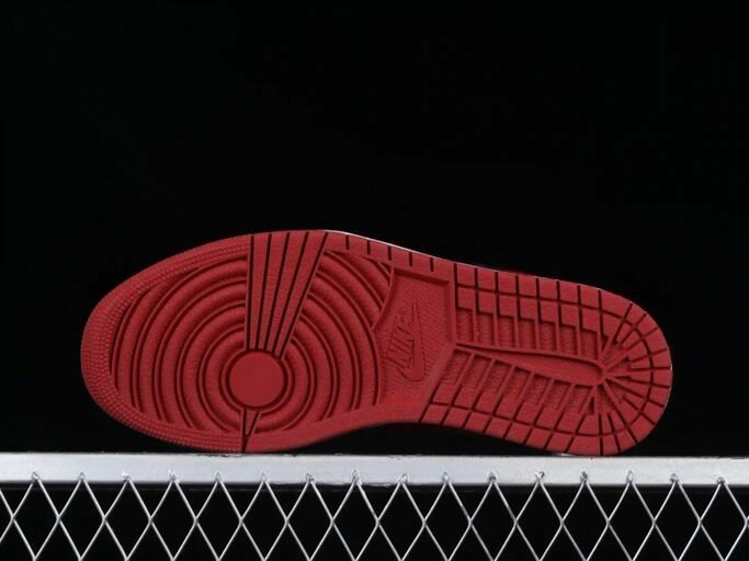 Air Jordan 1 High OG - Black Red