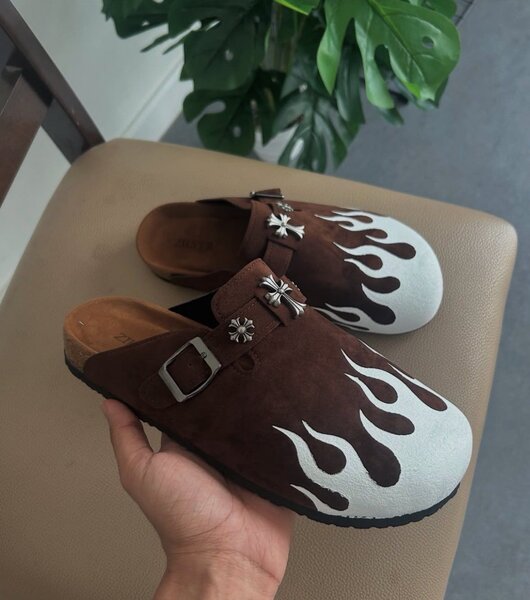 Mules en daim personnalisés