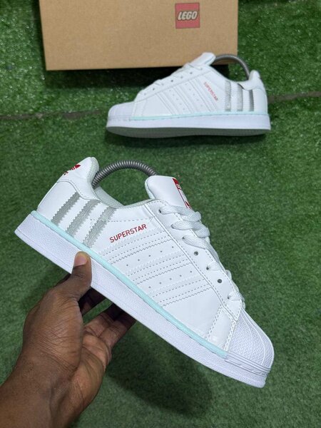 Adidas Lego Superstar Baskets