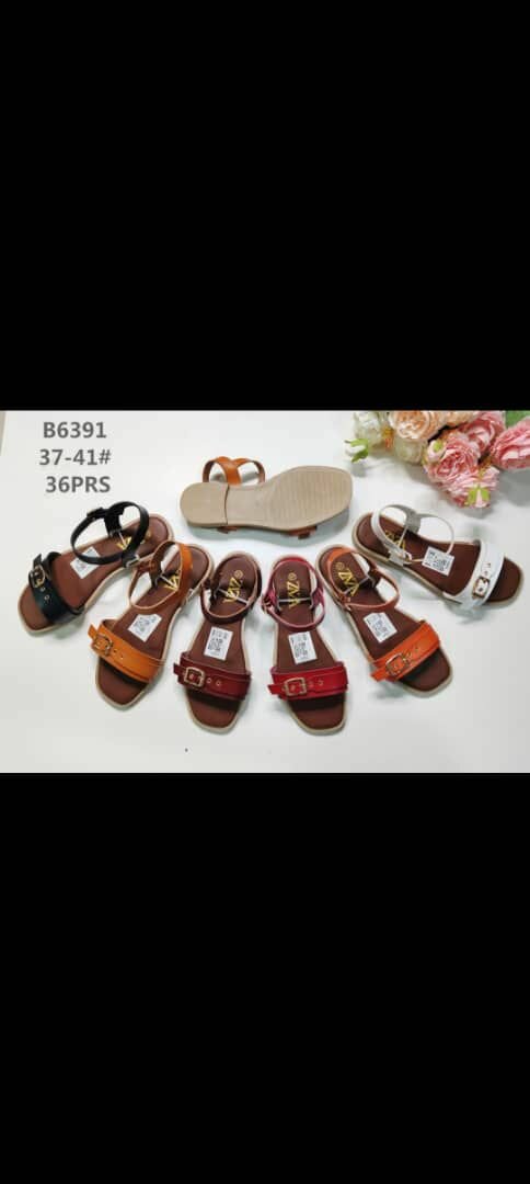 Sandales colorées tendance