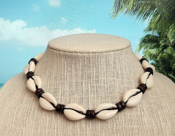 Collier en coquillages élégants