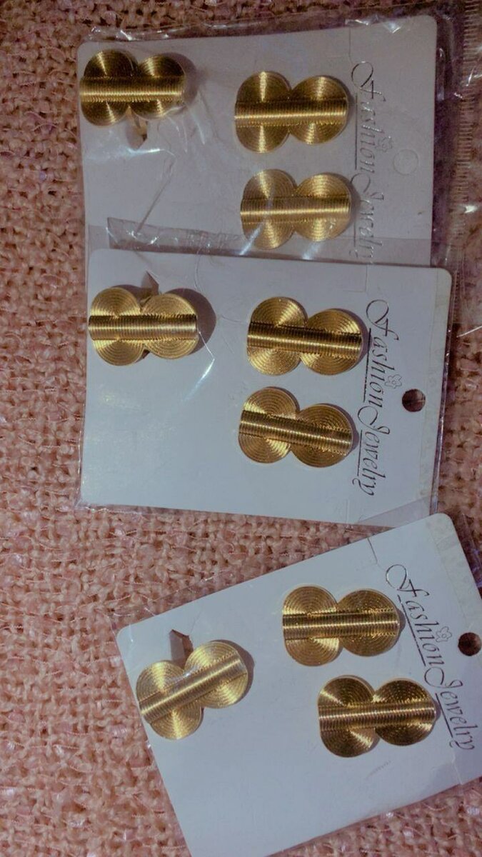 Épingles à cheveux dorées