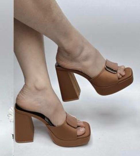 Sandales à talons hauts élégantes