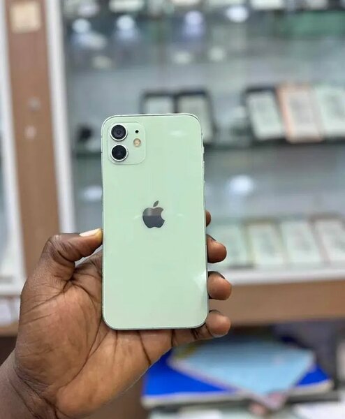 iPhone 12 Vert