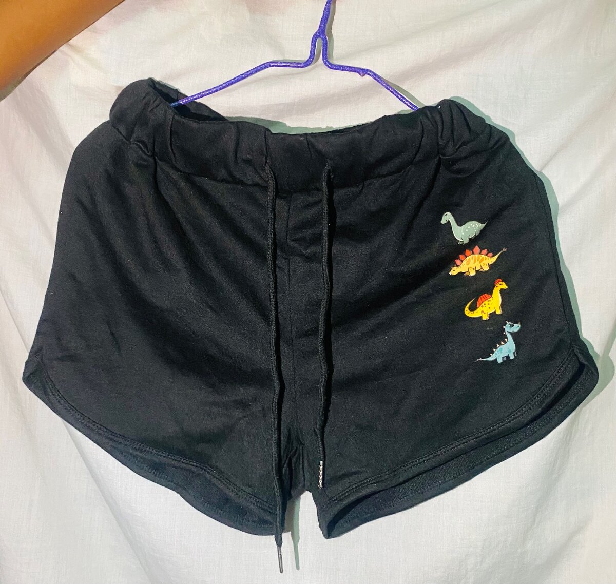 Shorts noirs dinosaures