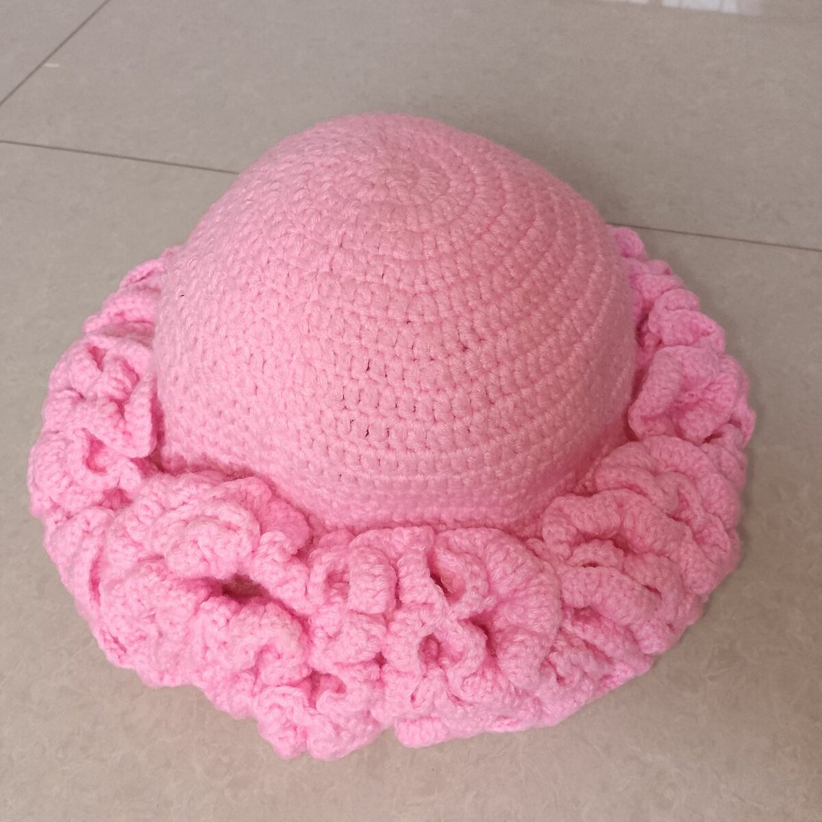 Ruffle hat