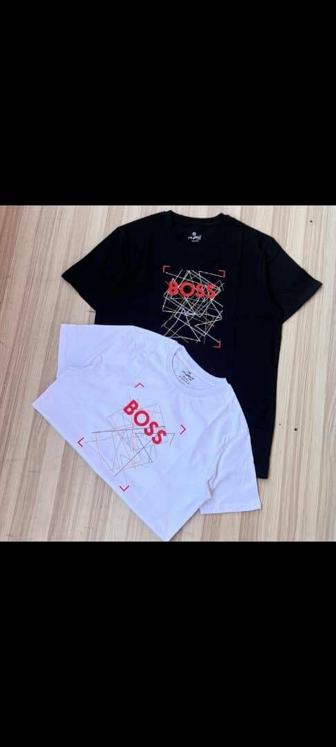 Print T-shirt  AVAILABLE ️