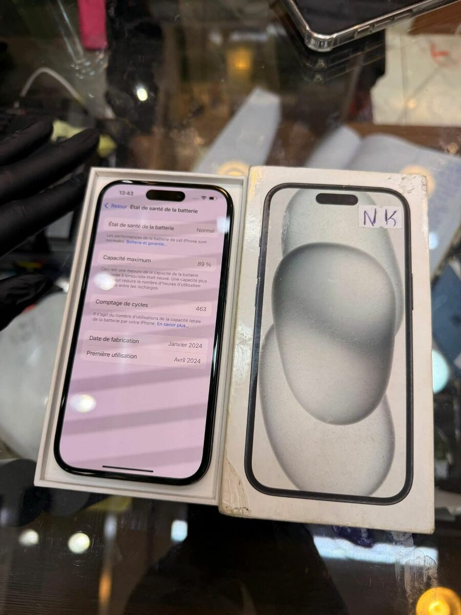 iPhone 15  - 128 Go Noir