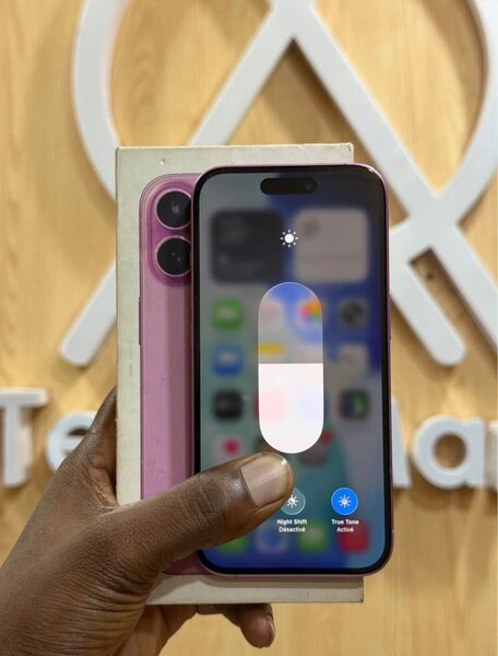 iPhone 15 Rose - 128 Go