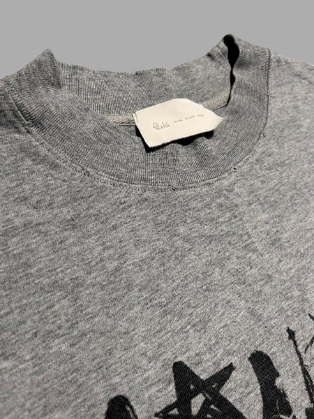 T-shirt graphique gris moderne