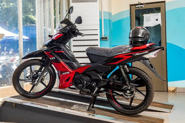 Moto TVS Sport 110cc Rouge