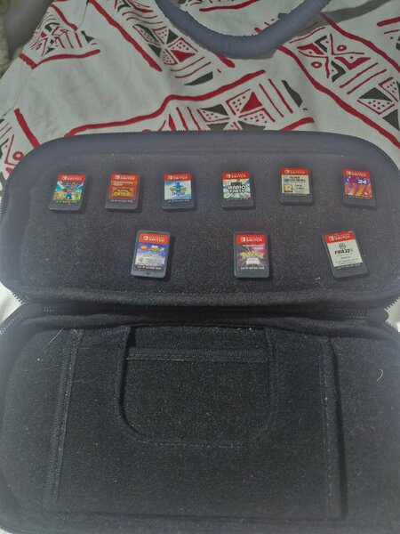 Étui Nintendo Switch avec jeux