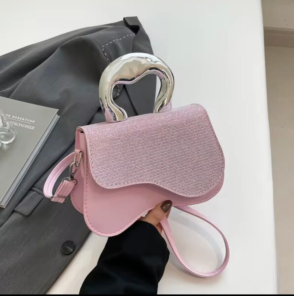 Sac à main rose brillant