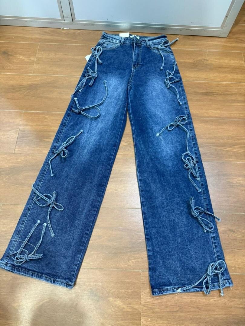 Jeans tendance avec motifs uniques