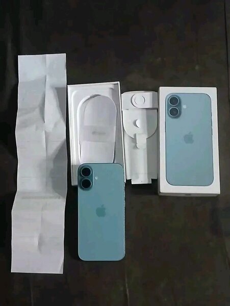 iPhone 16 Bleu Neuf