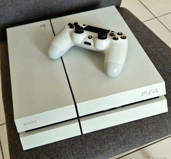 Console PS4 Slim 1TB + Manette