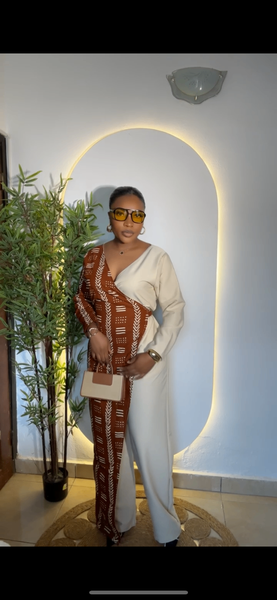 Combinaison élégante asymétrique