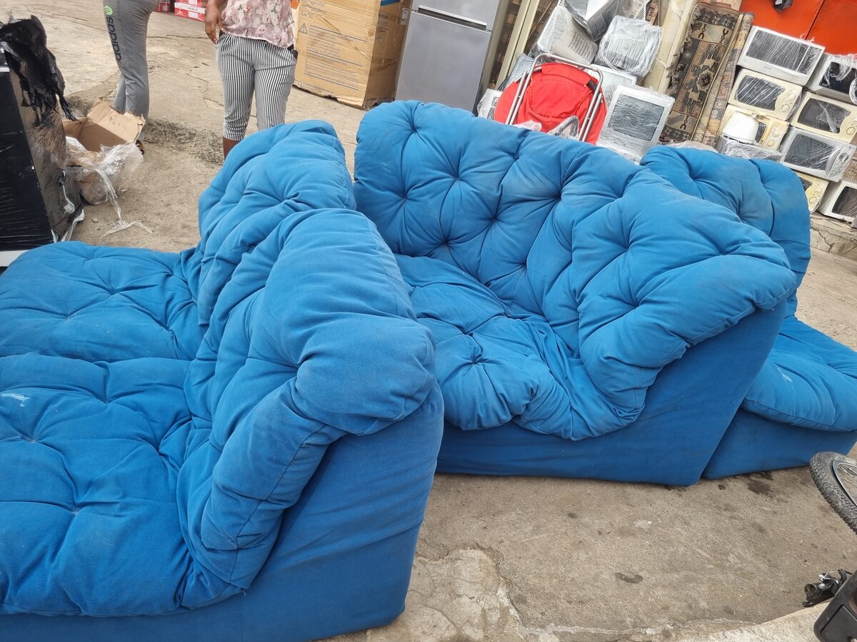 HOME USED SET OF SHAPE SOFA.