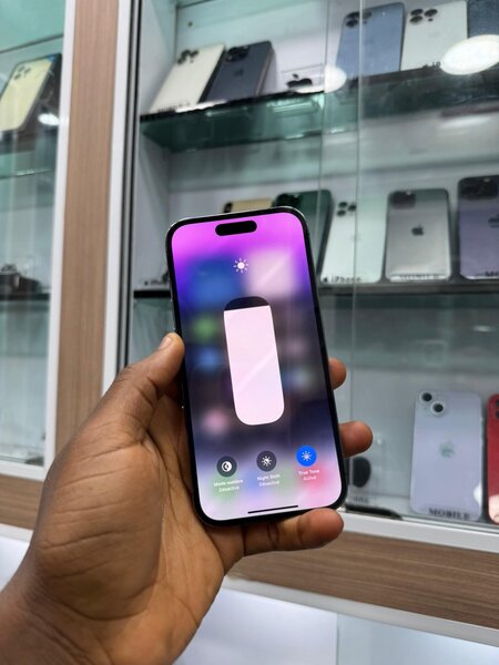 - iPhone 14 Pro 128Go