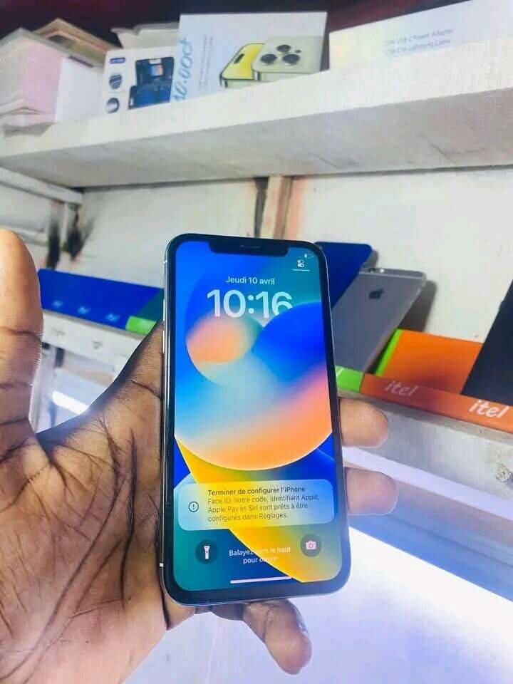 iPhone X Argent 64GB Débloqué