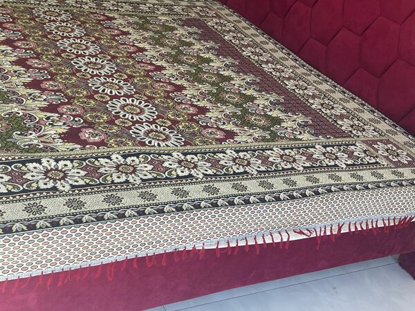 Double bed with poshish