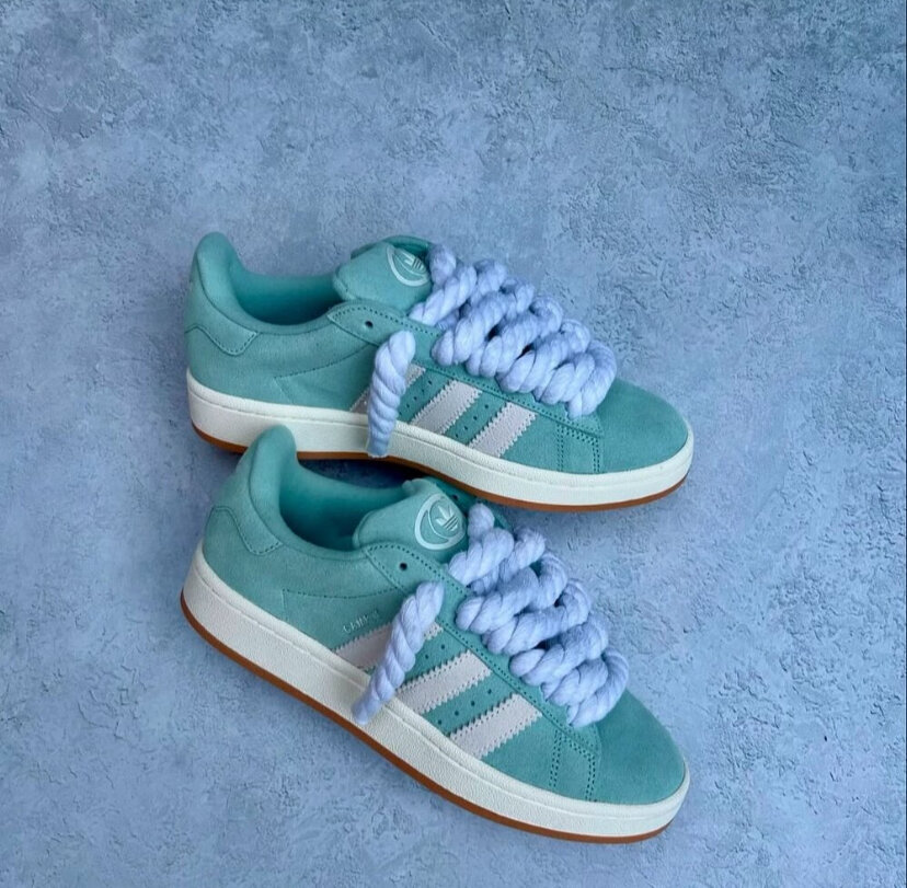 Baskets en daim turquoise