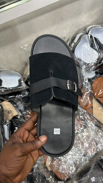 Sandales noires élégantes